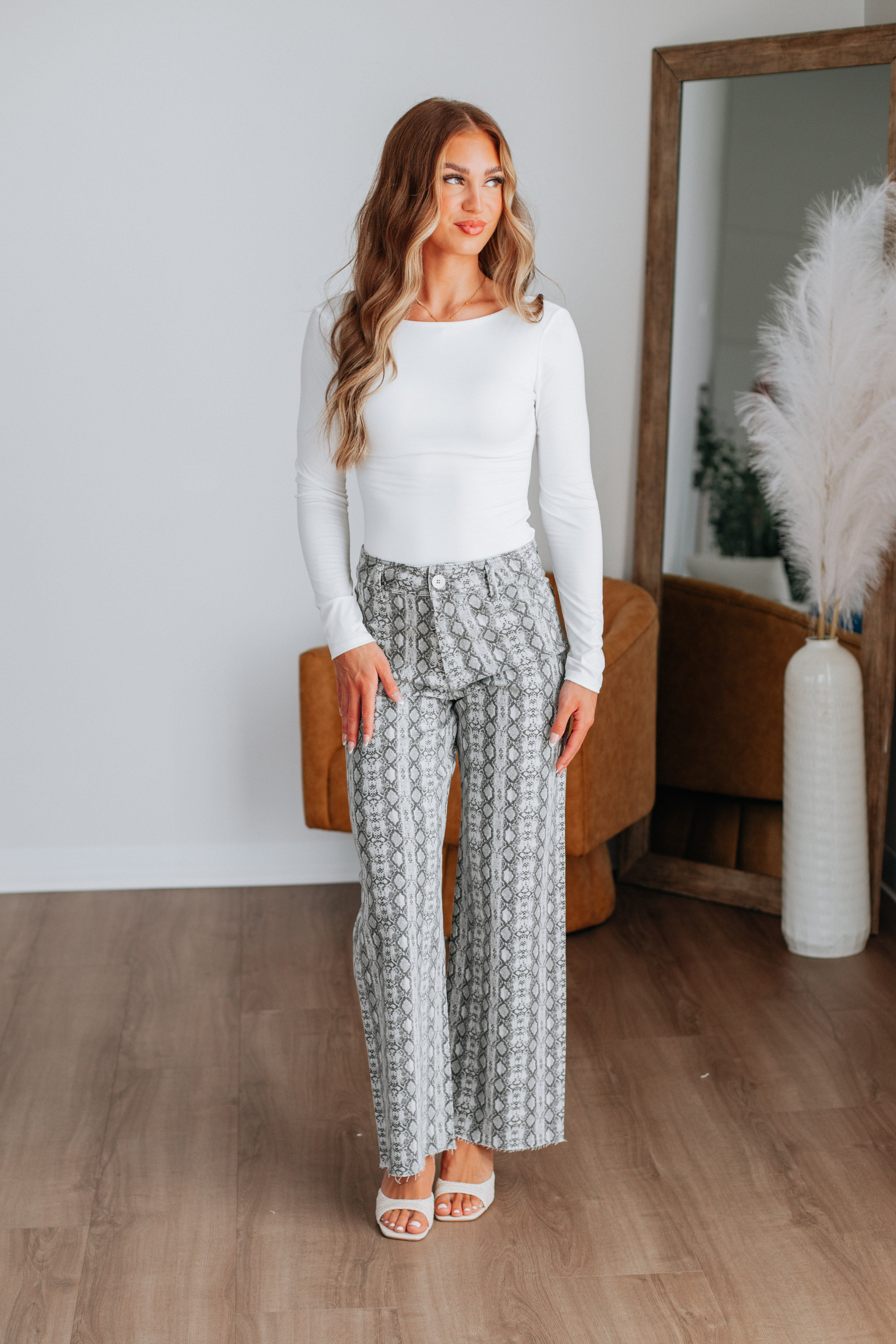 Scale Back Wide Leg Pants